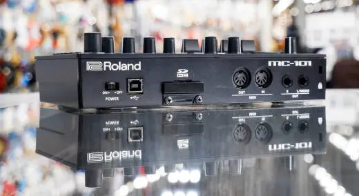 Roland -MC-101 Groovebox 2